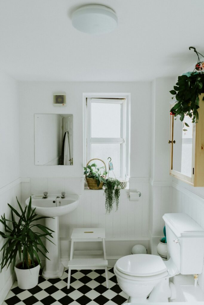 Kleine badkamer voor de verbouwing